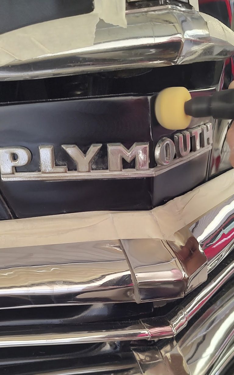 plymouth auto antiguo detallado